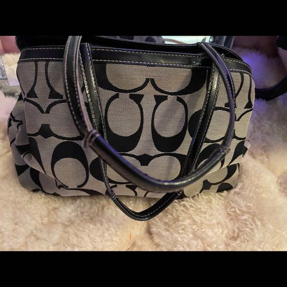 Coach - Picture 7 of 9